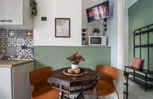 Parella Apartamento | Elegant and functional suite convenient to the city center accessorized with everything