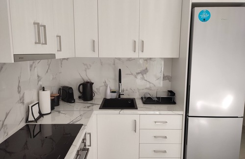 Moschato-Tavros Apartamento | Elegant and Modern apartment near to Athenian Riviera