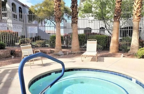 Green Valley Ranch Condominio | Elegant and Modern Living, Ideal for Extended Stay