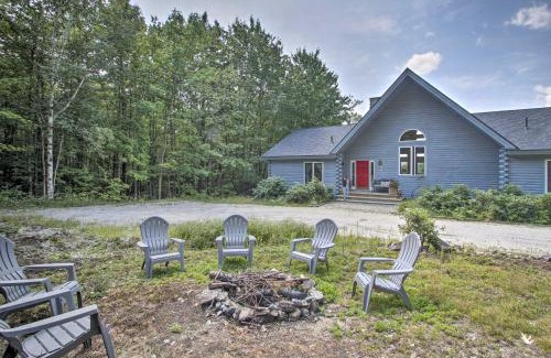 Harrison Casa | Elegant and Quiet Maine Escape with Sauna and Deck!