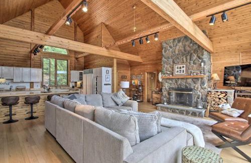 Harrison Casa | Elegant and Quiet Maine Escape with Sauna and Deck!