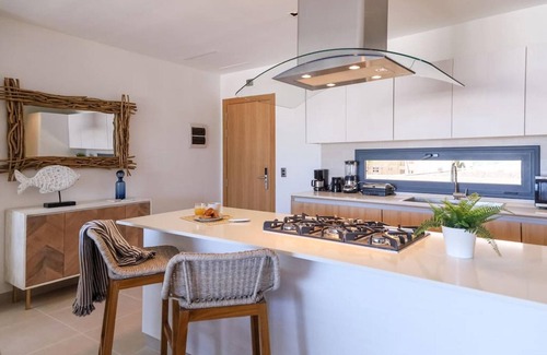 El Cortecito Apartamento | Elegant and Spacious Penthouse With Ocean View
