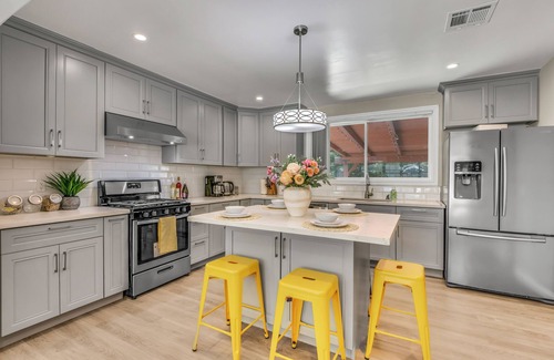Monrovia Casa | Elegant and Stylishly Crafted Modern Home