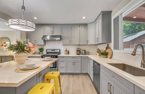 Monrovia Casa | Elegant and Stylishly Crafted Modern Home