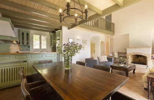 Steniai Villa | Elegant Andros Beach House | Villa Stenies Thea | 5 Bedrooms | Direct Beach Access | Piso Gyalia Beach