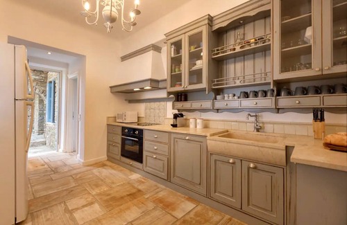 Steniai Villa | Elegant Andros Beach House | Villa Stenies thalassino | Beautiful SeaViews | Piso Gyalia Beach