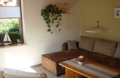 Arbshagen Apartamento | Elegante apartamento en Groß Kordshagen con jardín