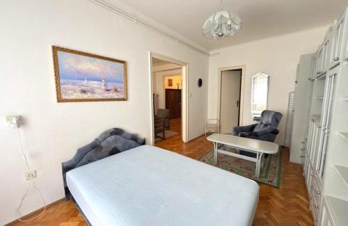 Lagymanyos Apartamento | Elegant Apartment
