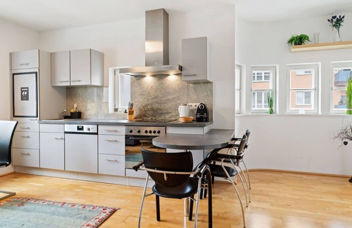 Pradl Apartamento | Elegant Apartment in Innsbruck near Golden Roof
