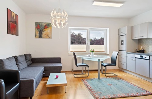 Pradl Apartamento | Elegant Apartment in Innsbruck near Golden Roof