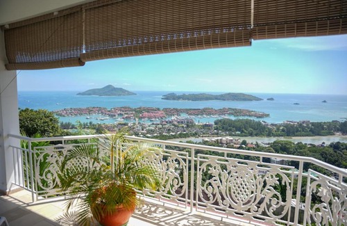 Zig Zag Ward Apartamento | Elegant apartment in Les Mamelles, 400 m², sea view