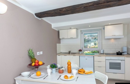 Maddalena Apartamento | Elegant Apartment with a Breathtaking View over the Renaissance Genoa.