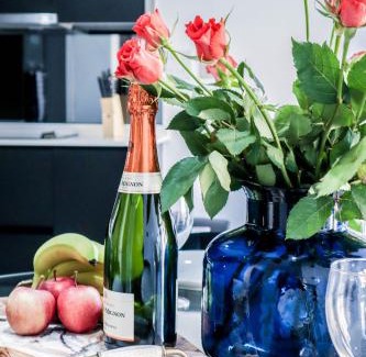 Staines Apartamento | Elegant Apartments in Staines l Free Onsite Parking