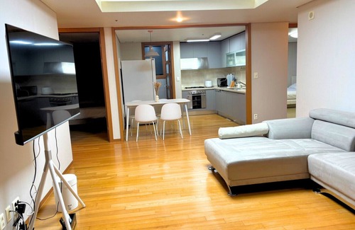 Yeoksam Apartamento | Elegant APT 3Bdr 2Bath Gangnam Stn 2Min