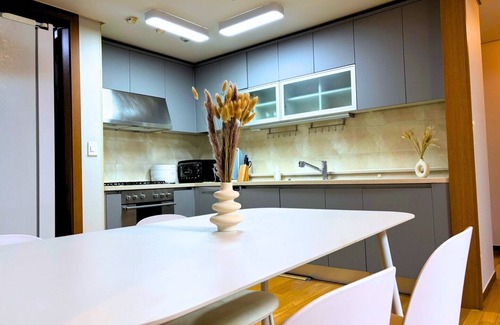 Yeoksam Apartamento | Elegant APT 3Bdr 2Bath Gangnam Stn 2Min