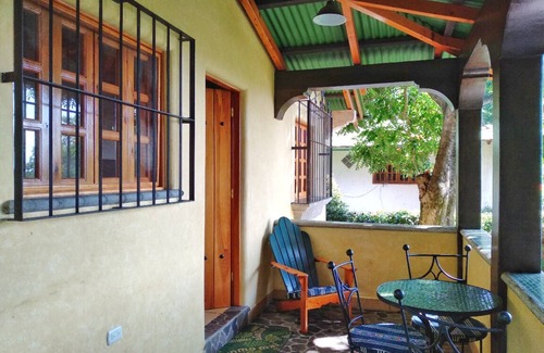 Pasajcap Apartamento | Elegante Apt + Atitlan / Volcano Views @ 7 Volcanes