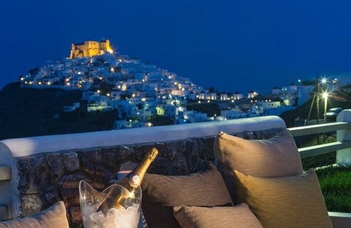 Astypalaia Villa | Elegant Astypalaia Villa | Villa Bianca | 3 Bedrooms | Hot Tub & Beautiful Sea Views | Chora