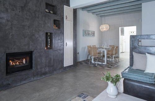 Astypalaia Villa | Elegant Astypalaia Villa Villa Ble Air Conditioning Hot Tub 2 Bedrooms Chora