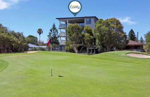 Batemans Bay Apartamento | Elegant Batemans Bay Stay with Golf Course Views