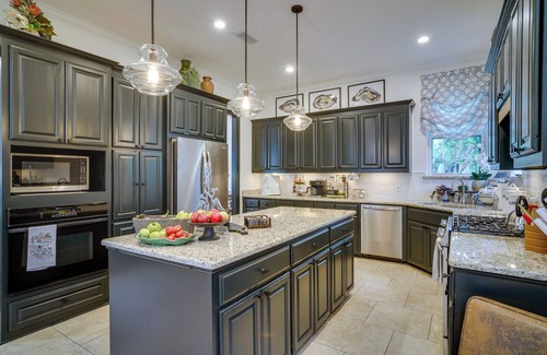 Highlands - Perkins Casa | Elegant Baton Rouge Home w/ Yard ~ 3 Mi to LSU!