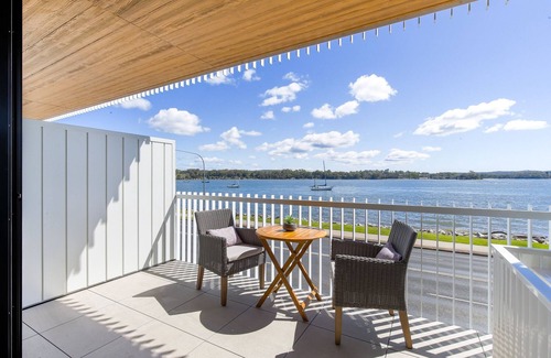 Batemans Bay Apartamento | Elegant Bay Side 1-Bed Apartment with Views