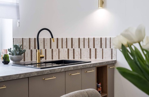 Bucharest City-Centre Apartamento | Elegant & Bright 2BR Condos - Steps from Old Town