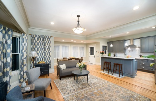 College Hill Casa | Elegant, bright and beautifully appointed Victorian home near Brown and RISD