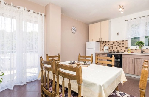 Brsec Apartamento | Elegant Brsec Apartments with Sea View - Three Bedroom Apartment with Sea View
