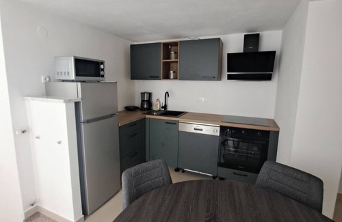 Brsec Apartamento | Elegant Brsec Apartments with Sea View - Two Bedroom Apartment with Sea View