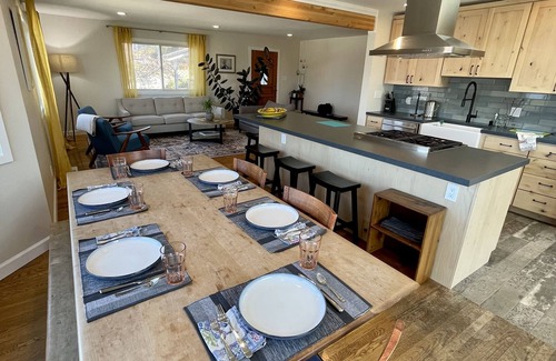 El Granada Casa | Elegant but practical retreat to maximize your enjoyment in beautiful HMB