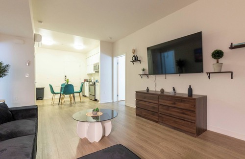 Downtown Apartamento | Elegant & Charming 2BR/2BA Apartment