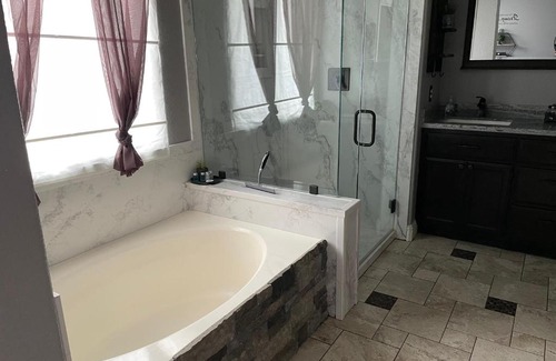 Regency Park Casa | Elegant & Comfortable Room SMF