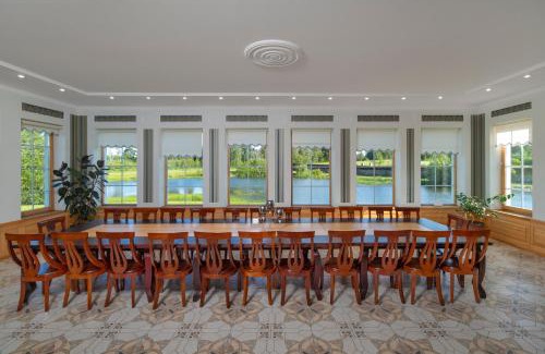 Jarva County Casa | Elegant Conference room at Sinso Talu