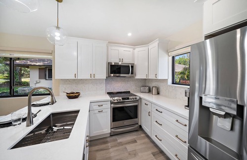 Hunt Club Cabaña | Elegant Cottage With Stunning Golf View at PGA National