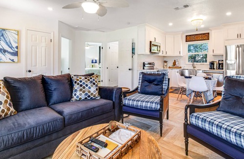 Cortez Cabaña | Elegant cottage in AMI/Cortez fishing village with central AC & washer/dryer