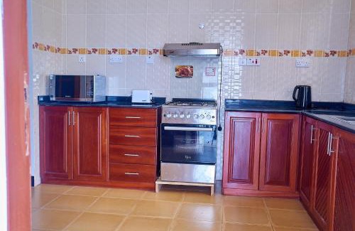 Kunduchi Apartamento | Elegant Dar Suburb Hideaway