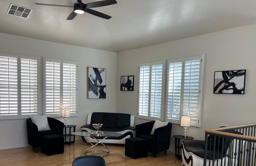 Tramonto Casa | Elegant Desert Hideaway - immaculate contemporary style home in North Phoenix.