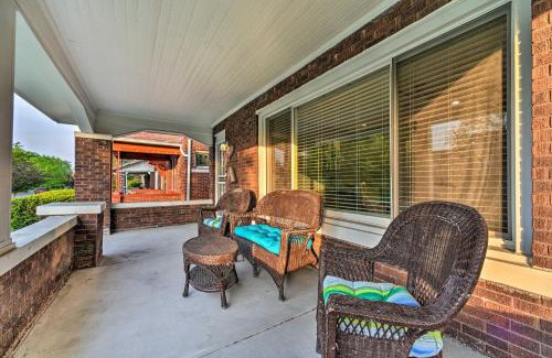 New Center Detroit Casa | Elegant Detroit Home with Yard about 5 Mi to Dtwn!