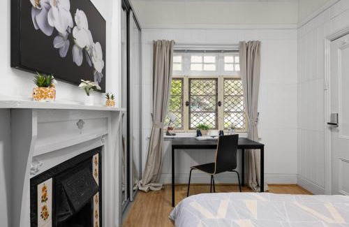 Lidcombe Casa | Elegant Double Room Lidcombe - Close to Transport & Shops - Shared Bathroom