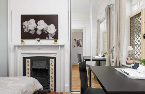 Lidcombe Casa | Elegant Double Room Lidcombe - Close to Transport & Shops - Shared Bathroom