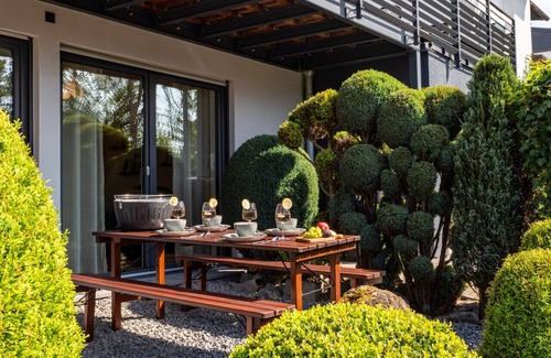 Daun Apartamento | Elegant Eifel Studio I Hiking I Kitchen I Terrace