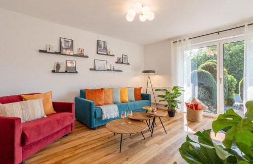 Daun Apartamento | Elegant Eifel Studio I Hiking I Kitchen I Terrace