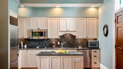 Bahama Village Casa | Elegant Escape by Last Key Realty