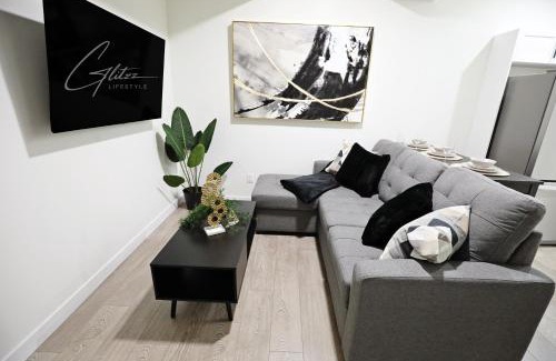 Northwest Edmonton Casa | Elegant Escape with King Bed, Long Stays, WEM, Disney