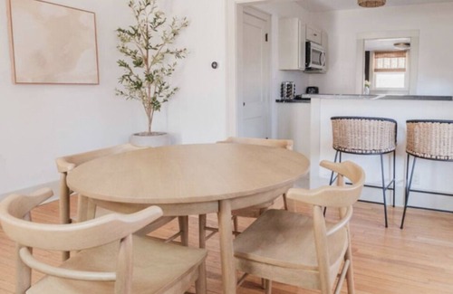 Champaign Casa | Elegant Family/Pet Friendly Cottage in Coveted Clark Park