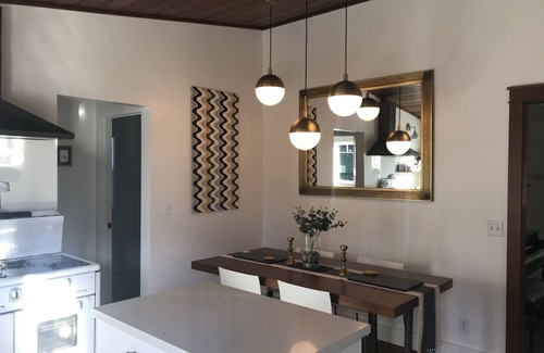 Fort Bragg Casa | Elegant farmhouse cottage on beautiful apple orchard