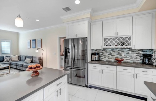 Arcadia Casa | Elegant Getaway in Arcadia with Balcony and Gazebo