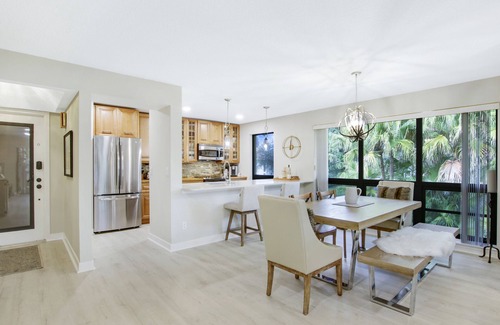 Hunt Club Condominio | Elegant Golf Villa in the PGA National. Pool. Golf. Beach. Spa. Dog friendly.