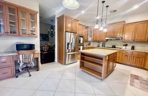 Black Mountain Casa | Elegant Henderson 5 Bdrm Home & Resort Style Bkyd w/Pool & Basketball court