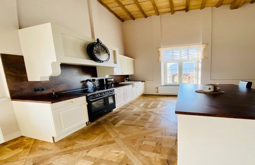 Beauraing Villa | Elegante mansión en la ladera